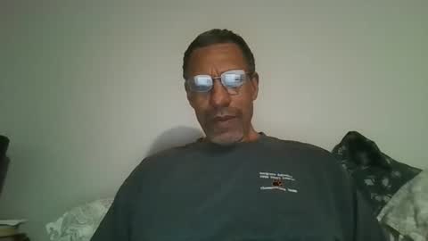 Snapshot of swimmerbod2495 chatting on 02-22-26, 03:29 swimmerbod2495 online show from 02-22-26, 03:29