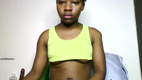 Snapshot of swit_candy chatting on 05-17-26, 01:25 Candy online show from 05-17-26, 01:25
