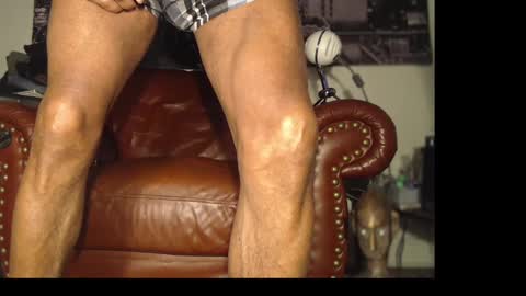 Snapshot of swolebbc chatting on 12-10-24, 02:48 The DickGod online show from 12-10-24, 02:48