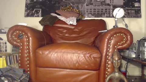 Snapshot of swolebbc chatting on 12-16-24, 11:28 The DickGod online show from 12-16-24, 11:28