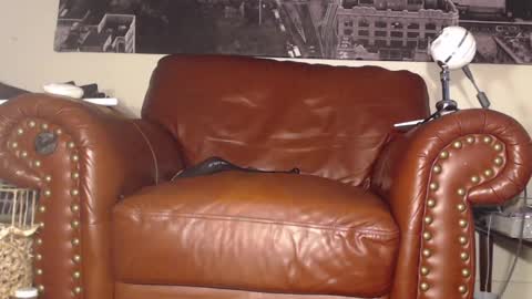Snapshot of swolebbc chatting on 01-02-25, 05:14 The DickGod online show from 01-02-25, 05:14