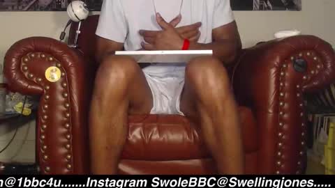 Snapshot of swolebbc chatting on 09-15-25, 03:39 The DickGod online show from 09-15-25, 03:39