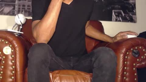 Snapshot of swolebbc chatting on 10-16-25, 04:24 The DickGod online show from 10-16-25, 04:24