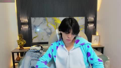 Snapshot of sylasfrost chatting on 11-20-25, 07:13 sylasfrost online show from 11-20-25, 07:13