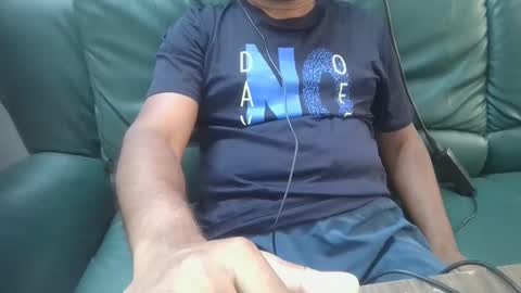 Snapshot of symond_jns chatting on 04-01-26, 09:43 symond_jns online show from 04-01-26, 09:43