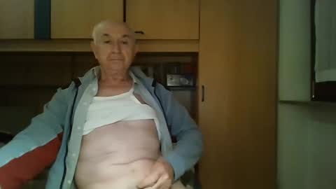 Snapshot of t5519t chatting on 10-04-25, 02:09 t5519t online show from 10-04-25, 02:09