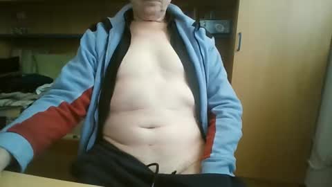 Snapshot of t5519t chatting on 10-11-25, 11:09 t5519t online show from 10-11-25, 11:09