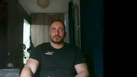 Huracane online show from 05-18-26, 05:41