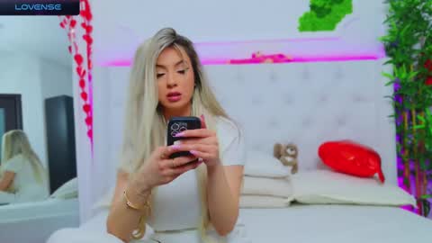 Snapshot of taahiraarabian chatting on 02-24-25, 01:10 Arianna online show from 02-24-25, 01:10