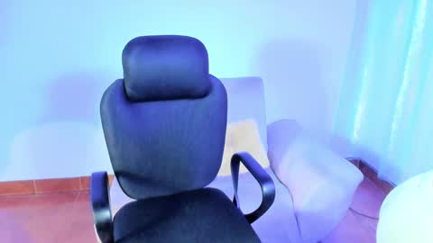 Snapshot of tabitapurple chatting on 12-19-24, 12:23 TABITA online show from 12-19-24, 12:23