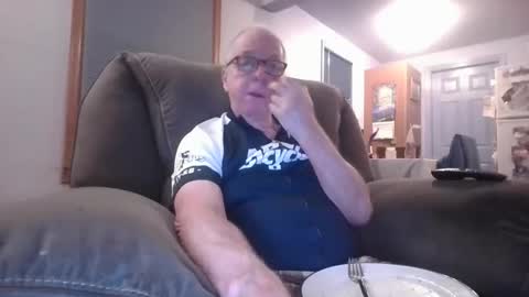 Snapshot of tacrunner66_ chatting on 02-08-26, 03:43 tacrunner66_ online show from 02-08-26, 03:43