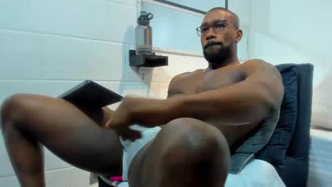 Snapshot of tafari_1 chatting on 07-16-26, 01:50 Tafari Zulu online show from 07-16-26, 01:50