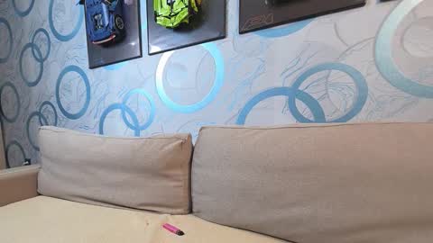 Snapshot of tagasian chatting on 01-16-26, 02:43 Hasel online show from 01-16-26, 02:43