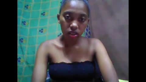 Snapshot of tahiriniah chatting on 02-26-25, 01:19 tahiriniah online show from 02-26-25, 01:19
