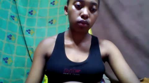 Snapshot of tahiriniah chatting on 03-12-25, 12:15 tahiriniah online show from 03-12-25, 12:15
