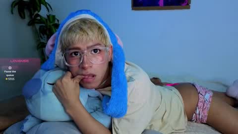 taichi online show from 12-16-25, 04:06