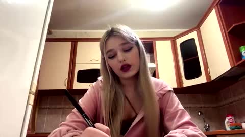 Mia online show from 02-13-26, 03:41