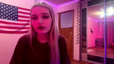 Mia online show from 03-09-26, 07:29