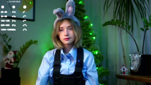 Snapshot of taitehambelton chatting on 12-14-24, 05:07 Mia online show from 12-14-24, 05:07