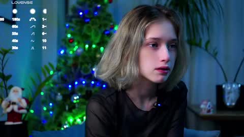 Snapshot of taitehambelton chatting on 12-22-24, 01:45 Mia online show from 12-22-24, 01:45