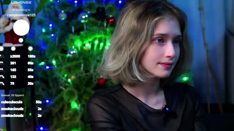 Snapshot of taitehambelton chatting on 12-22-24, 04:50 Mia online show from 12-22-24, 04:50