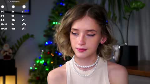 Snapshot of taitehambelton chatting on 12-29-24, 01:17 Mia online show from 12-29-24, 01:17