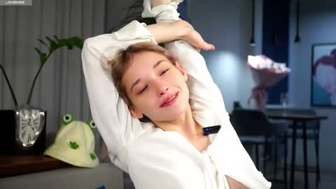 Snapshot of taitehambelton chatting on 02-13-25, 01:50 Mia online show from 02-13-25, 01:50