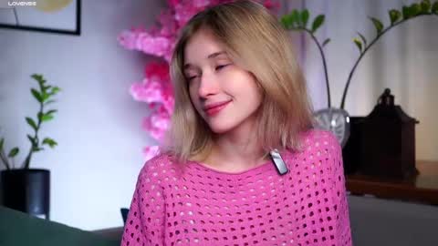 Snapshot of taitehambelton chatting on 03-02-25, 01:26 Mia online show from 03-02-25, 01:26