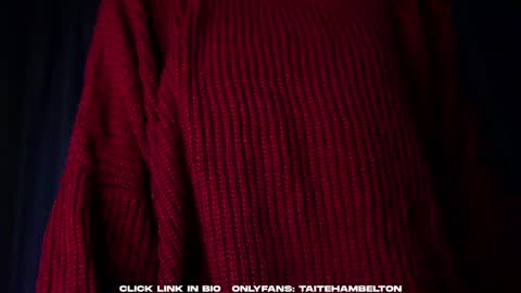 Snapshot of taitehambelton chatting on 09-14-25, 01:27 Mia online show from 09-14-25, 01:27
