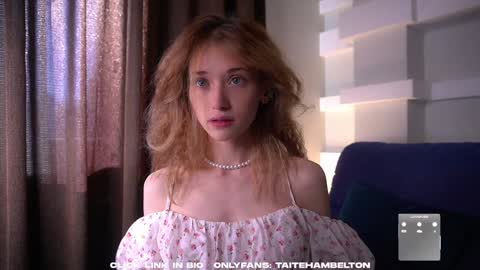 Snapshot of taitehambelton chatting on 09-20-25, 02:12 Mia online show from 09-20-25, 02:12