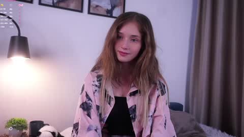 Snapshot of taitehambelton chatting on 10-18-25, 02:03 Mia online show from 10-18-25, 02:03