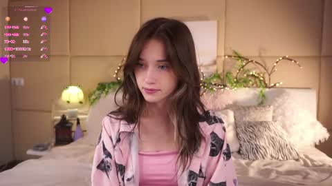 Mia online show from 07-28-26, 01:23