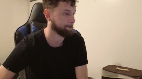 Snapshot of talenjames chatting on 11-10-25, 09:58 Talen James online show from 11-10-25, 09:58