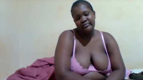Snapshot of taliah254 chatting on 10-26-25, 05:41 taliah254 online show from 10-26-25, 05:41