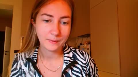  Kira  online show from 11-07-25, 06:13