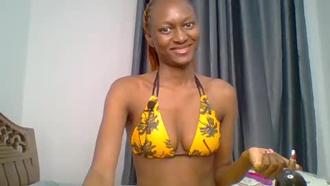 Snapshot of talisha_smiley chatting on 06-27-26, 03:22 talisha smiles online show from 06-27-26, 03:22