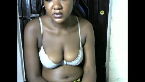 Snapshot of tall_choco chatting on 02-20-26, 12:18 tall_choco online show from 02-20-26, 12:18