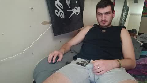 Snapshot of tallerandhandsomer chatting on 01-16-26, 10:19 tallerandhandsomer online show from 01-16-26, 10:19