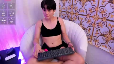 Snapshot of tallsnusnu chatting on 04-18-26, 04:16 Abby online show from 04-18-26, 04:16