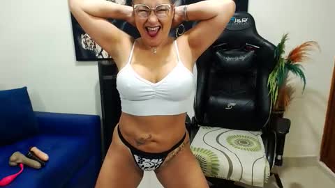 Snapshot of tamara_luaren chatting on 05-14-26, 02:13 Tamara online show from 05-14-26, 02:13