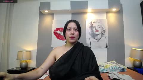 Snapshot of tamara_priya chatting on 06-10-26, 11:53 Tamara online show from 06-10-26, 11:53