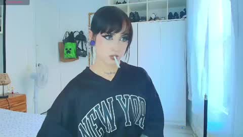 Cami 3 online show from 04-21-26, 02:34