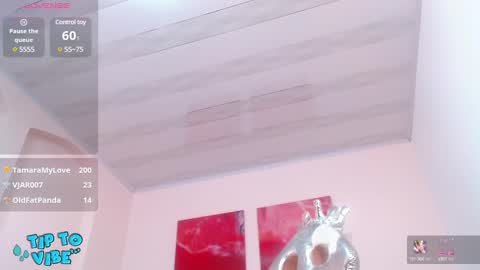 Snapshot of tamarafoxy_ chatting on 02-16-25, 03:59 Tamara online show from 02-16-25, 03:59