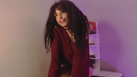 Snapshot of tamia_25 chatting on 06-20-26, 01:47 TAMI online show from 06-20-26, 01:47