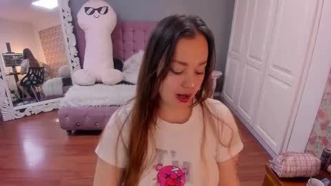 Tammara  online show from 11-22-25, 05:39