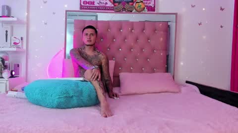 Snapshot of tamy_ian chatting on 01-16-25, 09:40 Tamy ian online show from 01-16-25, 09:40