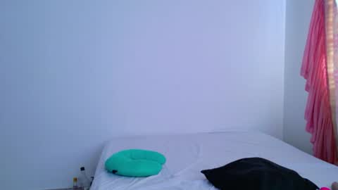 Snapshot of tamylynn05 chatting on 06-18-26, 06:56 tamylynn online show from 06-18-26, 06:56