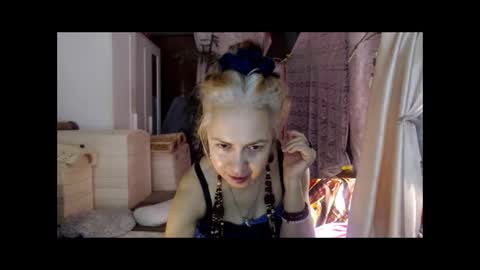 Snapshot of tanganiika chatting on 12-21-25, 02:13 Milena online show from 12-21-25, 02:13