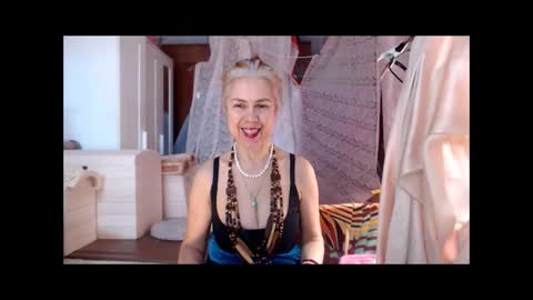 Snapshot of tanganiika chatting on 12-22-25, 07:05 Milena online show from 12-22-25, 07:05