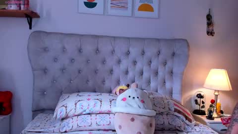 Snapshot of tania_russell23 chatting on 10-26-25, 05:30 Tania online show from 10-26-25, 05:30